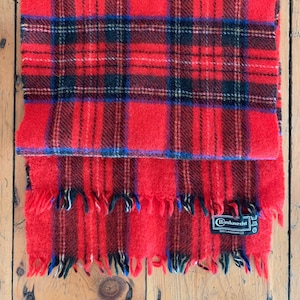Vintage genuine wool red tartan cosy plaid scarf