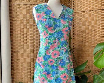 1960s mini dress S M // True vintage A Line power mod  V neck mini dress, size S 10 12