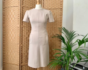 1960s pure new wool beige space age mod short sleeved shift dress, size 6 8 XS S