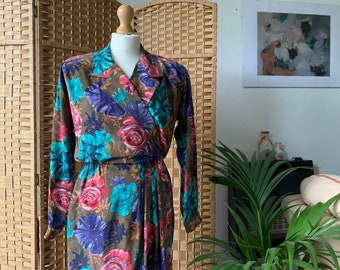 1980s incredible 100% silk floral wrap shirt dress by Liz Clairborne, size 8 10 XS S