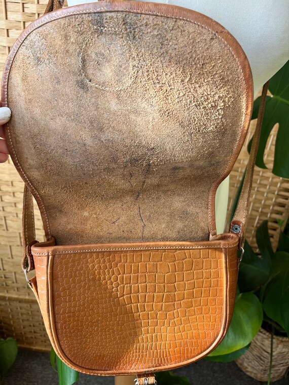1970s tan brown real leather saddle bag, shoulder… - image 8