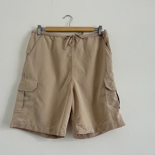 Vintage 1980er beige hoch taillierte Cargo Utility Mama Shorts, Größe 12 14 Taille 32"