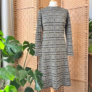1960s 70s metallic dress XS 8 10 // glorious geometric silver and gold lurex long sleeve dress, high neck, abstract design, XS 8 10