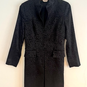 1990s Y2K baroque frock coat S // vintage minimalist black mid length patterned mandarin collar jacket, size Petite 10