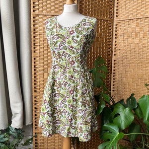 1960s mod mini S M // True vintage large paisley print high neck fit & flare mini dress, size S M 10 12