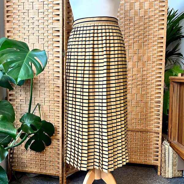 1980s stripe midi XS // vintage camel and black chic pleated long skirt, size XS S 6 8 waist 26"