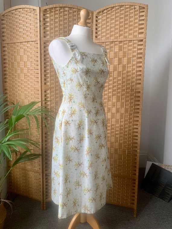 1970s cream and green floral pinafore shift dress… - image 3