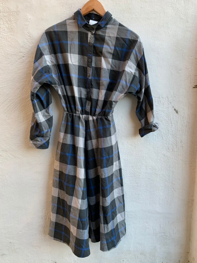 Vintage 1980s does 50s midi PLAID SHIRTDRESS size 8 10 German Make Pockets