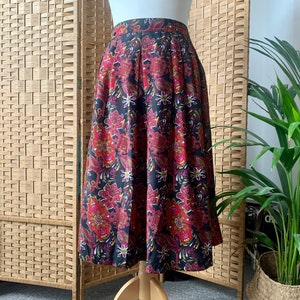 1970s paisley midi colourful print A line mid length skirt, size S M 10 12 14