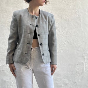 1980s black and white prince of wales check cropped sleek blazer by St Michaels, size S 8 10 12