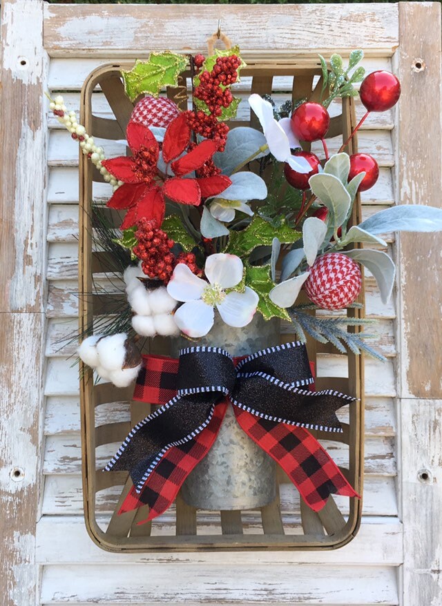 Christmas Tobacco Basket, Rustic Winter Farmhouse Front Door Decor, Holiday  Poinsettia and Cotton Rectangle Wall Hanging