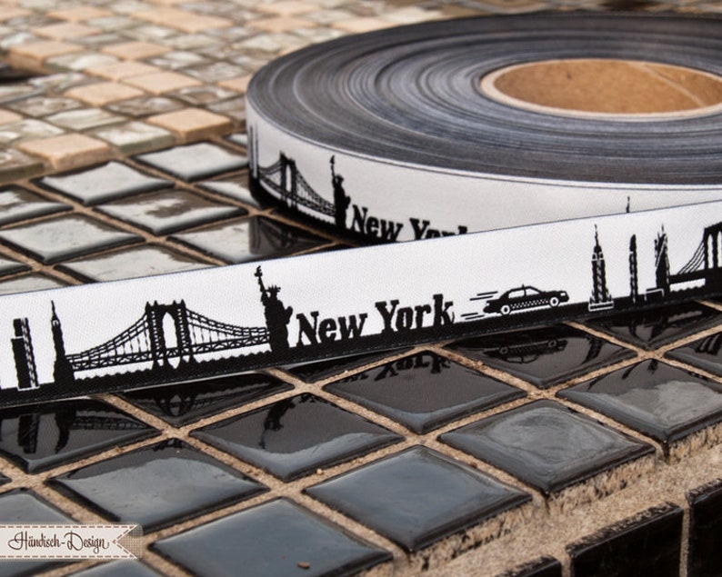 New York Skyline woven ribbon black/white image 2