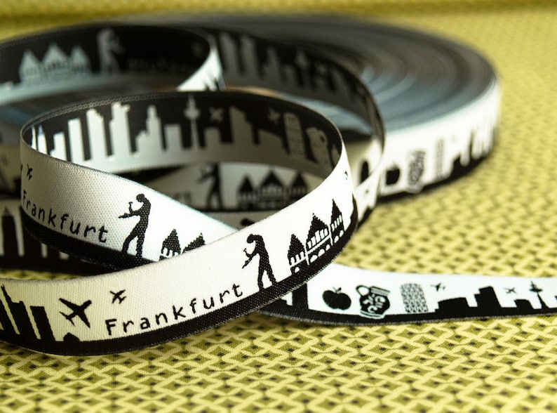 Frankfurt am Main Skyline woven ribbon black image 2