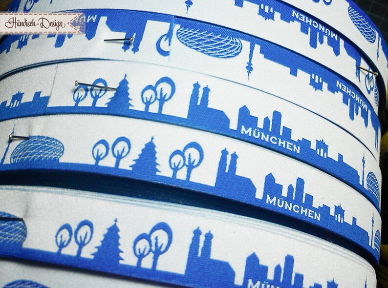 Munich skyline woven ribbon black, blue, red, turquoise with white blau/weiß