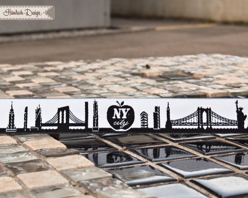 New York Skyline woven ribbon black/white image 3