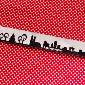 Munich skyline woven ribbon black, blue, red, turquoise with white schwarz/weiß