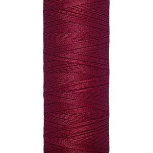 Sewing thread red tones 200 m 2.15EUR/100 m Gütermann 910 weinrot