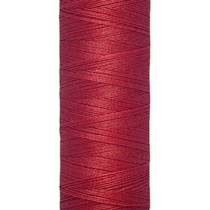 Sewing thread red tones 200 m 2.15EUR/100 m Gütermann 026 kirschrot