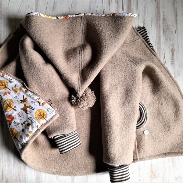 Wollwalkjacke mit Zipfelkapuze in hellbeige mit Innenfutter Waldtiere Doppelgröße 56-62 bis 128-134