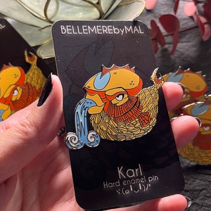 Karl der Koi Emaille Pin
