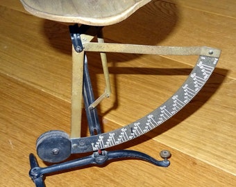 Letter Scales - shabby - vintage