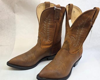 VTG Nocona Western Cowboy Boots Mens 11 EEE Brown, Cowhide Leather USA