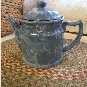 Teapot 5.5" Taiwan Action Blue White Bubble Glaze Marbled Scalloped Ceramic