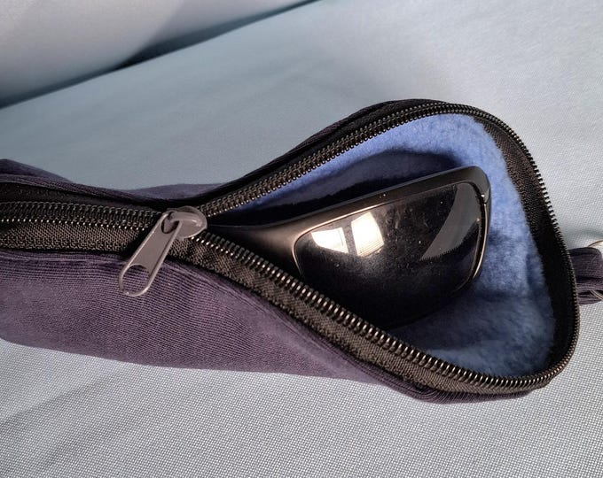 Glasses case for women and men, available in different colors.