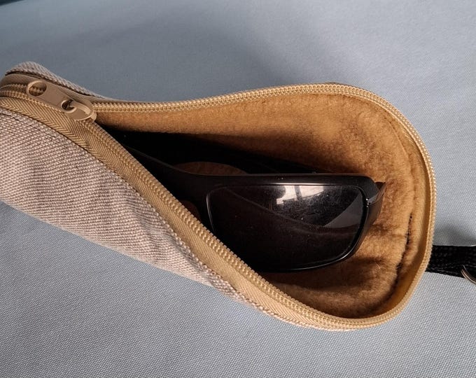 Glasses case for women and men, available in different colors.