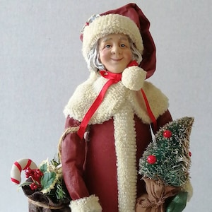 VTG-Christmas Caroler Figurine, Christmas Singing Father Figure, Holy Night Christmas Family Gathering, Peaceful, Santa Claus Xmas Gifts