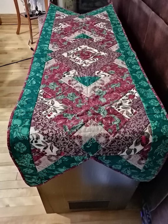 Vintage Christmas Quilted Table Runner – Reversible Poinsettia Holiday Decor