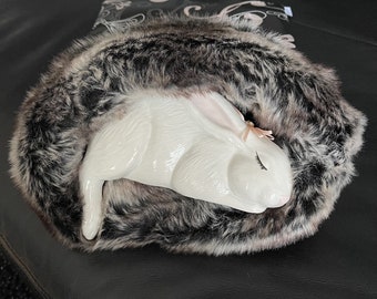 Sleeping bag deluxe for rabbits - cuddly cave sleeping nest
