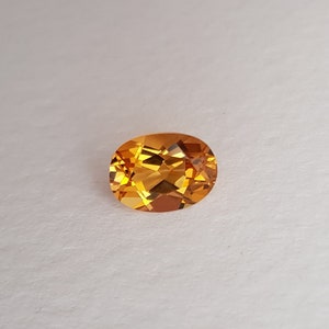 2,11 ct Złoty szlachetny topaz, naturalny, szlif owalny