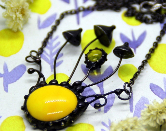 Mushroom necklace, yellow glass pendant, psychedelic necklace, mushroom jewelry, hippie pendant, boho pendant, witch pendant, forest pendant