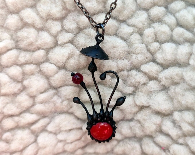 Handmade amainta muscaria metal necklace, mushroom wild forest pendant with red glass, forest gift, witchcraft aesthetic mushrooms jewellery