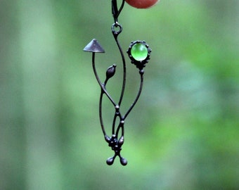 Forest magic mushrooms single one earring, woodland witch fairy psylocybe monoearring. boho hippie wild nature unusual witchy jewelry.
