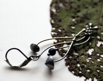 Forest style mushrooms psylocibe single one earring with aventurine stone, unique woodland witchy gift jewelry, boho hippie monoearring.
