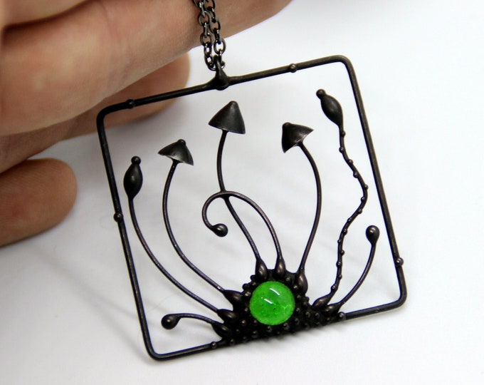 Botanical magic Mushrooms Hippie pendant with green glass, bohemian fungus necklace, unusal forest gift, unique woodland witchy jewelry.