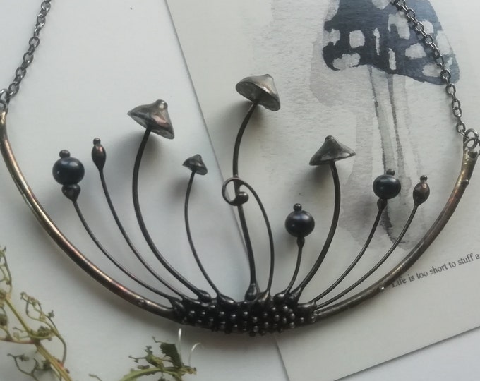 Forest botanical nature jewelry magic mushrooms necklace, witchy vibes aesthetic necklace, naturecore design jewelry.