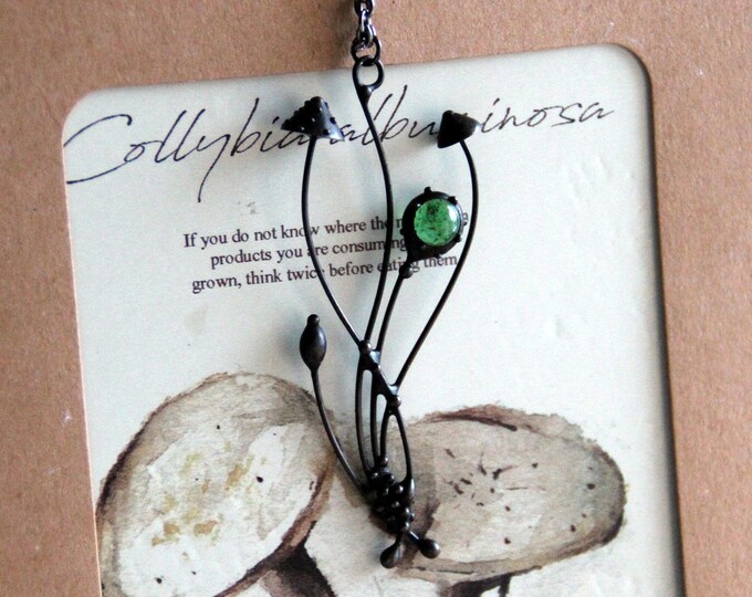 Forest mushrooms stained glass small pendant, aesthetic boho amanita fly trap witch necklace with green glass, unusual forest lovers gift.