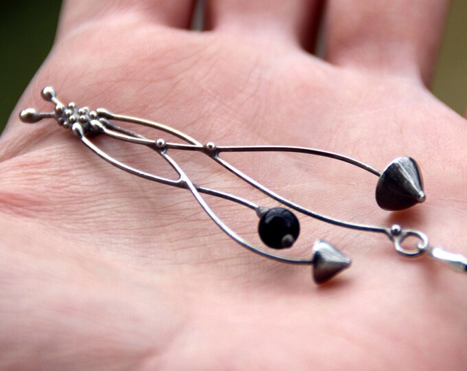 Silver metal mushroom single earring magic mushrooms, witchstyle earrings, psytrance monoearring, fungi earrings, fungi psilocybe earrings