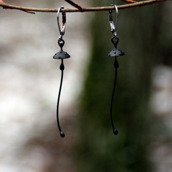 Amanita-paddenstoeloorbellen: handgemaakte metalen schimmels, Witchy boho-sieraden