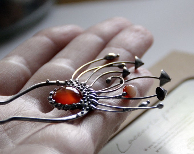 Mushrooms aesthetic forest hair pin, fungi boho hippie hair pin with agate stone, unique witch style jewelry inspired by wild nature.