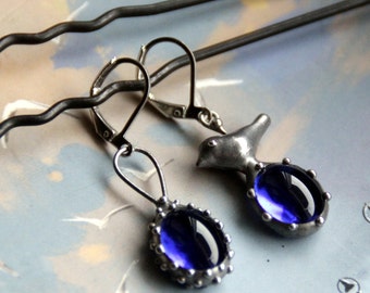 Asymmetrical raindrop art novoe bohemian hippie earrings, silver metal forest bird aesthetic boho earrings, forest berdie unique jewelry.