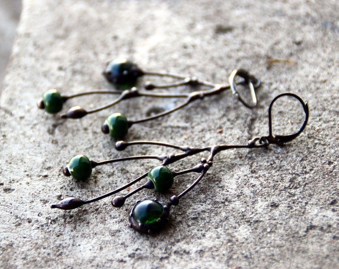 Asymmetrical forest earrings with green ceramic inlays and green glass, tree branch earrings, aymmetrical jewelry.