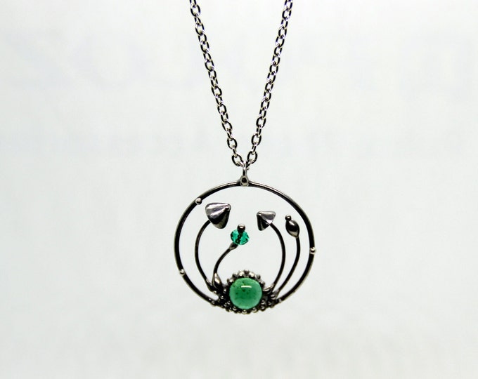 Toadstools magic mushrooms round silver metal pendant with green glass, aesthetic nature forest necklace, botanical fairy witchy pendant.