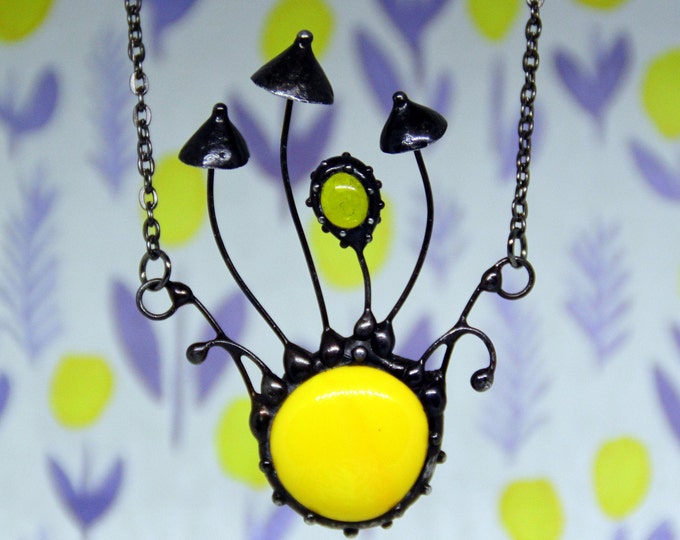 Mushroom necklace, yellow glass pendant, psychedelic necklace, mushroom jewelry, hippie pendant, boho pendant, witch pendant, forest pendant