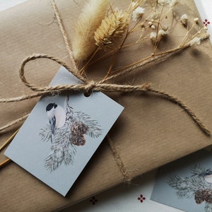 6 Geschenkanhänger "Sumpfmeise" DIN A8 / A_2 / Winter / Weihnachten / Vogel / Tannenzweig / Geschenk / Verpacken / Recyclingpapier