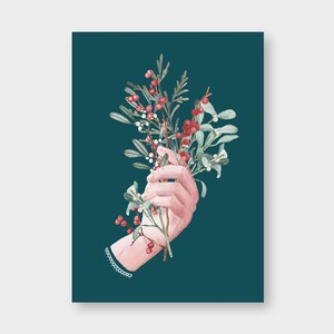 Postkarte "Hand mit Zweigen" DIN A6 / PK_9 / Winter / Ilex / Frohe Weihnachten/ Recyclingkarton / Klimaneutral