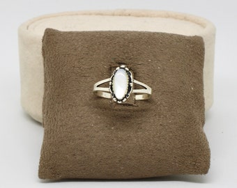 Vintage Ringe oval Perlmutt Stein 925 Silber zart Mädchenring Modern Zeitlos